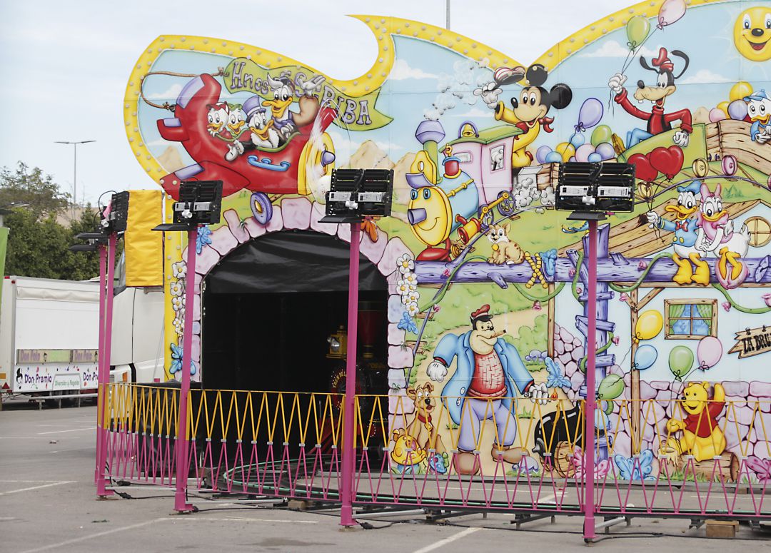 Feria de atracciones. Imagen de archivo Feria de atracciones. Imagen de archivo