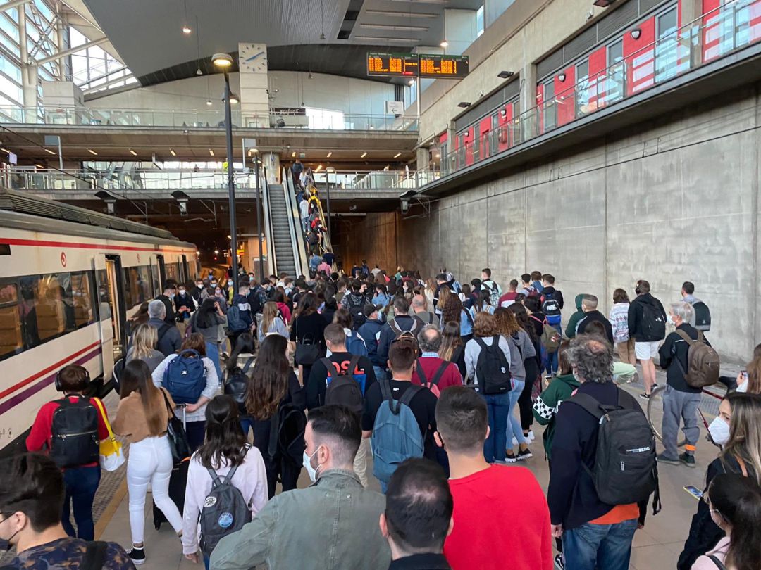 Imágenes de la estación de Castelló este lunes por la mañana. Imágenes de la estación de Castelló este lunes por la mañana.