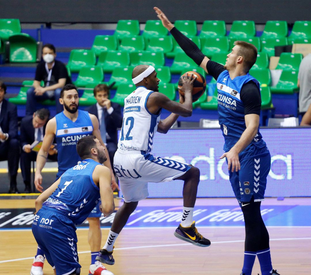 Radoncic intenta frenar la entrada a canasta de McFadden Radoncic intenta frenar la entrada a canasta de McFadden