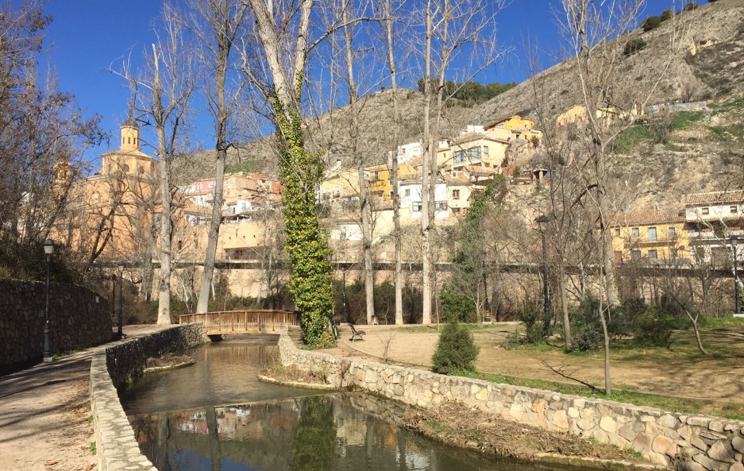El río Huécar en su desembocadura en el Júcar El río Huécar en su desembocadura en el Júcar