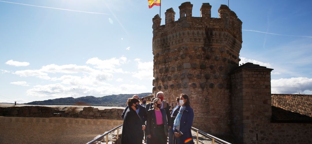 Castillo de los Mendoza en Manzanares Castillo de los Mendoza en Manzanares