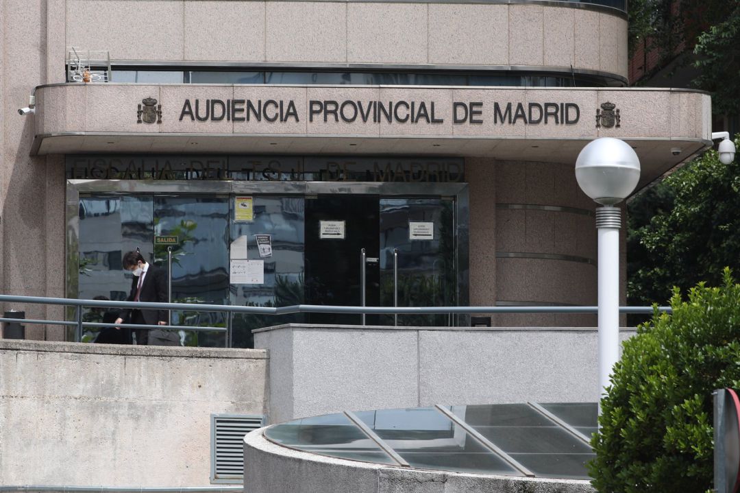 Entrada a la Audiencia Provincial de Madrid. Entrada a la Audiencia Provincial de Madrid.