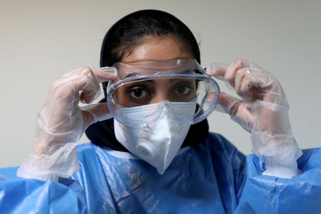 Una enfermera en plena lucha contra la pandemia Una enfermera en plena lucha contra la pandemia