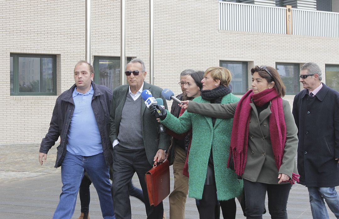 Carlos Fabra entrando en la Ciudad de la Justicia de Castellón Carlos Fabra entrando en la Ciudad de la Justicia de Castellón