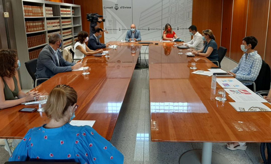 La consellera de Salud en la jornada que se anunciaron restricciones en Vila y Sant Antoni La consellera de Salud en la jornada que se anunciaron restricciones en Vila y Sant Antoni