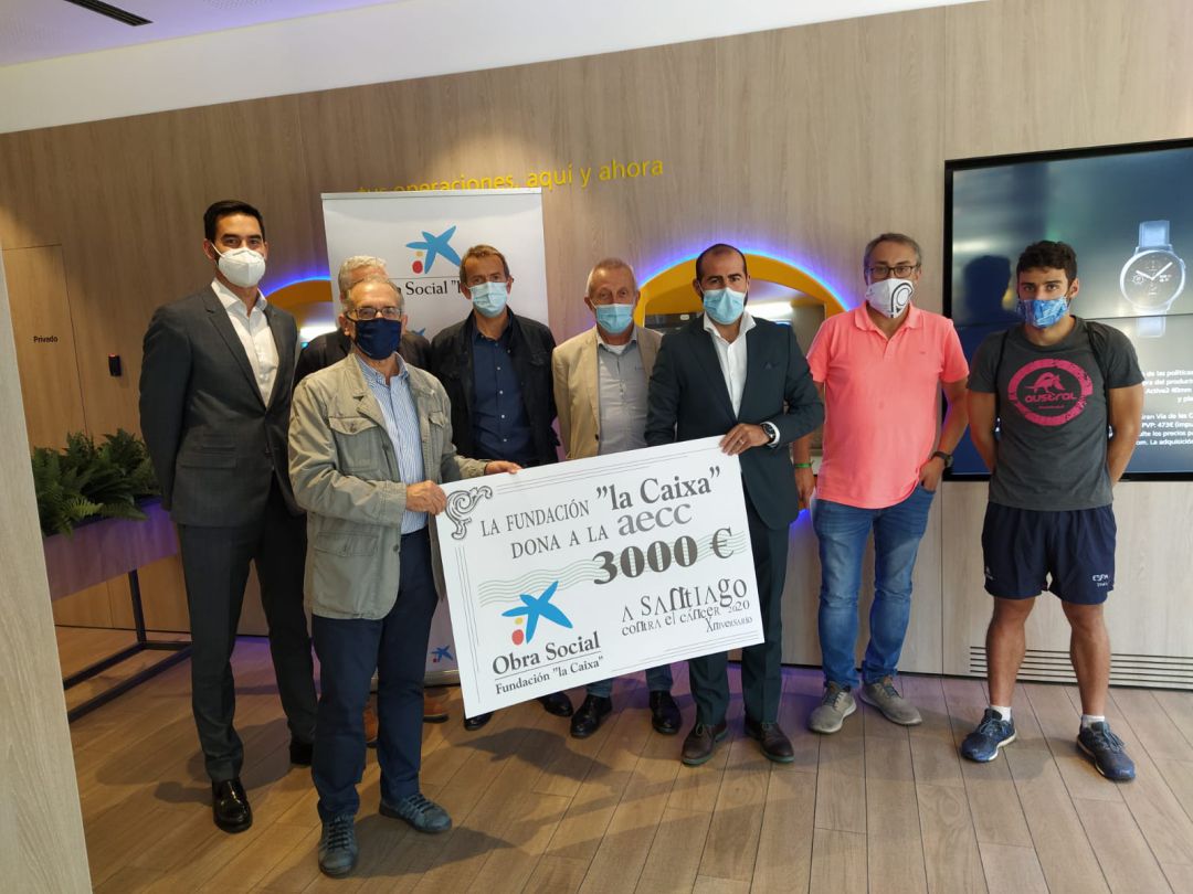 La Caixa colabora con la causa de la AECC La Caixa colabora con la causa de la AECC