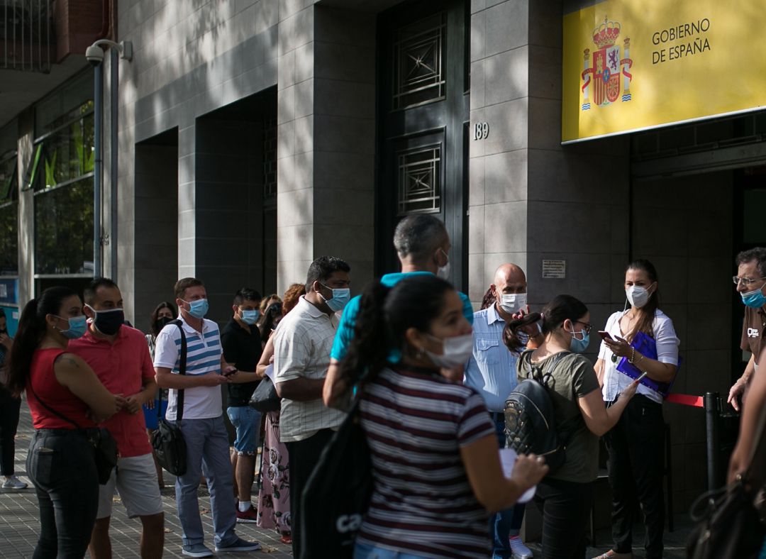 Varios solicitantes de asilo político en las instituciones gubernamentales. Varios solicitantes de asilo político en las instituciones gubernamentales.