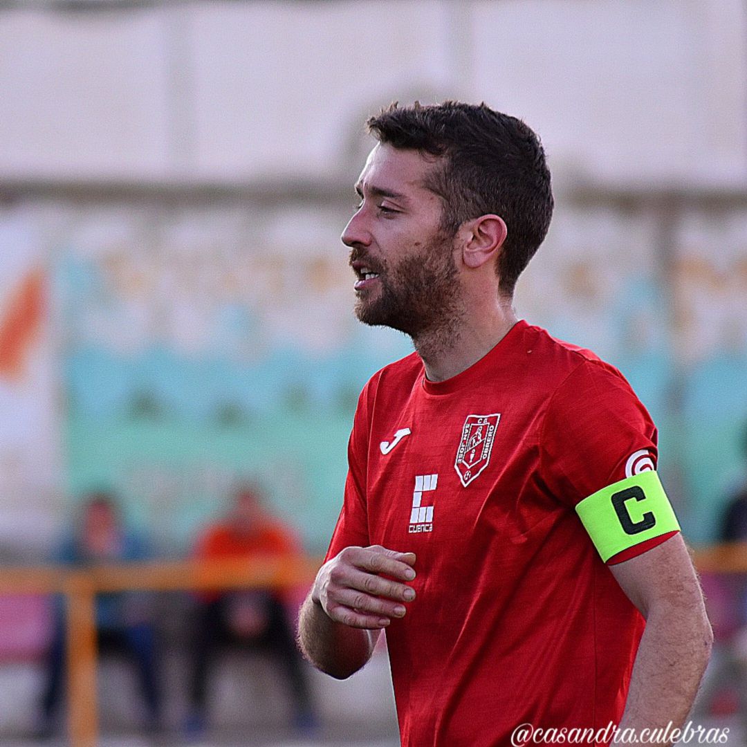 Javier Semprún, con el brazalete de capitán del San José Obrero Javier Semprún, con el brazalete de capitán del San José Obrero