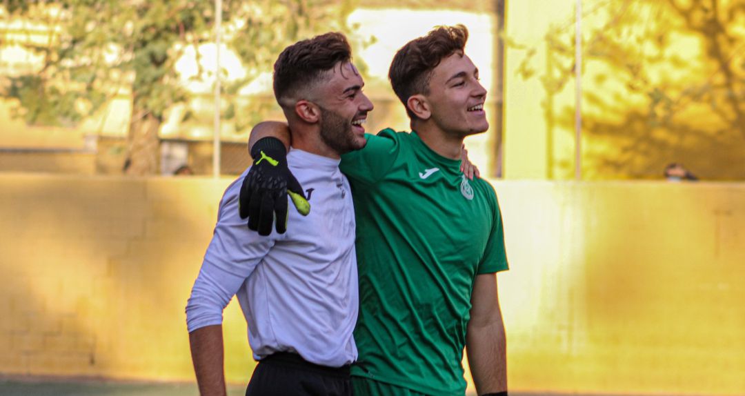 Sahuquillo y Alex celebran la victoria ante el CD Tarancón en los cuartos de final de la Copa Federación Sahuquillo y Alex celebran la victoria ante el CD Tarancón en los cuartos de final de la Copa Federación