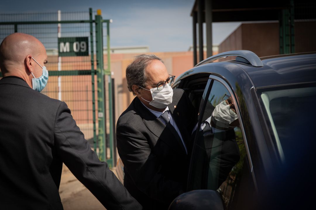 El ya expresidente de la Generalitat Quim Torra entra en un coche tras visitar la prisión de Lledoners El ya expresidente de la Generalitat Quim Torra entra en un coche tras visitar la prisión de Lledoners