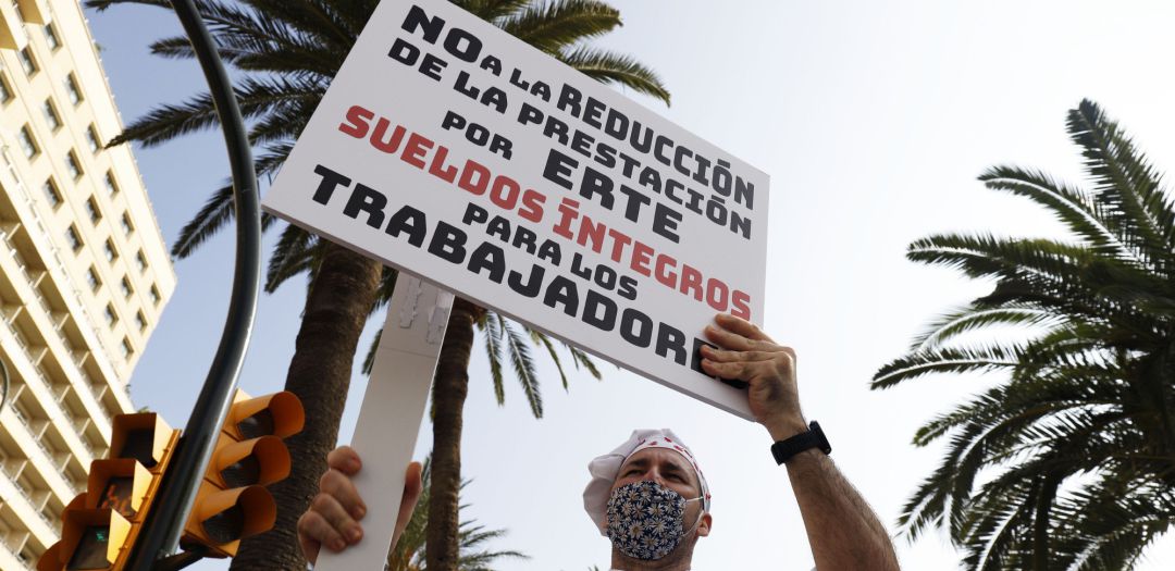 Trabajadores y empresarios piden un plan de rescate. Trabajadores y empresarios piden un plan de rescate.