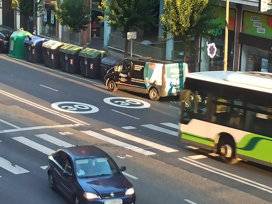 Los talleres de Bizkaia creen que conducir a 30 genera más contaminación Los talleres de Bizkaia creen que conducir a 30 genera más contaminación