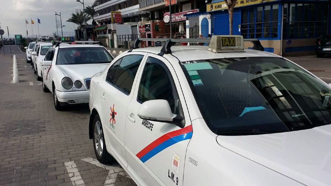 Parada de taxis en Arrecife. Parada de taxis en Arrecife.