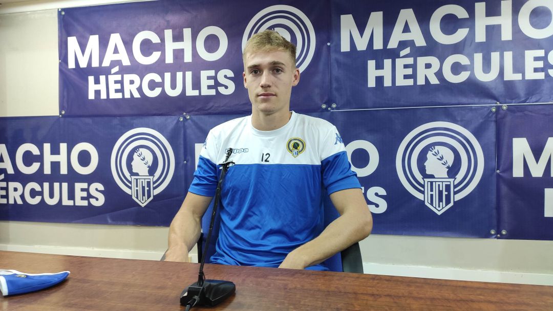 Manu Garrido, en la sala de prensa del Rico Pérez Manu Garrido, en la sala de prensa del Rico Pérez