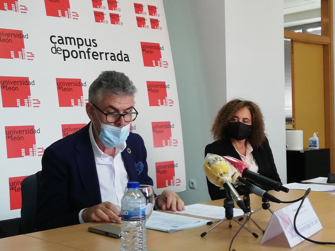Responsable de la UNED en Ponferrada, Jorge Vega y vicerrectora del campus de Ponferrada, Pilar Marqués Responsable de la UNED en Ponferrada, Jorge Vega y vicerrectora del campus de Ponferrada, Pilar Marqués