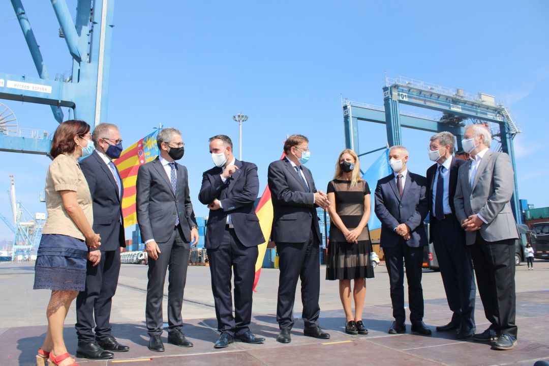 El presidente de la Autoridad Portuaria de Castellón, Rafa Simó, en el acto de toma de posesión del cargo. El presidente de la Autoridad Portuaria de Castellón, Rafa Simó, en el acto de toma de posesión del cargo.