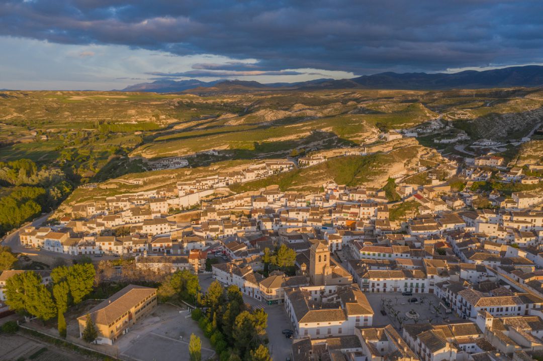 Vista aérea de la localidad de Galera, localidad de la comarca de Huéscar, en el Geoparque de Granada Vista aérea de la localidad de Galera, localidad de la comarca de Huéscar, en el Geoparque de Granada