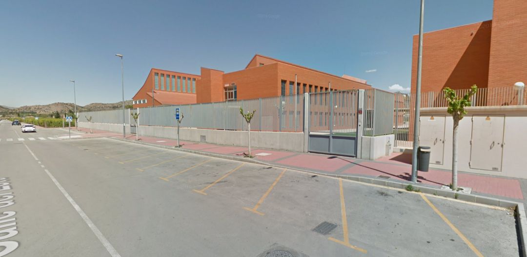 Puerta del instituto santomerano donde se han producido los hechos Puerta del instituto santomerano donde se han producido los hechos