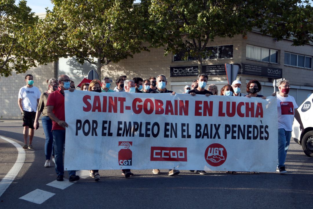 Protestes durant la vaga dels treballadors de Sant Gobain, a l'Arboç del Penedès. Protestes durant la vaga dels treballadors de Sant Gobain, a l'Arboç del Penedès.