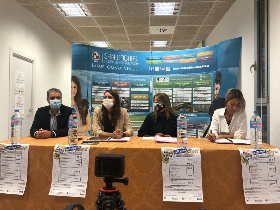 La rueda de prensa tuvo lugar en el Centro Tomás Pascual con la presencia del director de San Garbriel Ciudad de la Educación, Javier Díez. La rueda de prensa tuvo lugar en el Centro Tomás Pascual con la presencia del director de San Garbriel Ciudad de la Educación, Javier Díez.