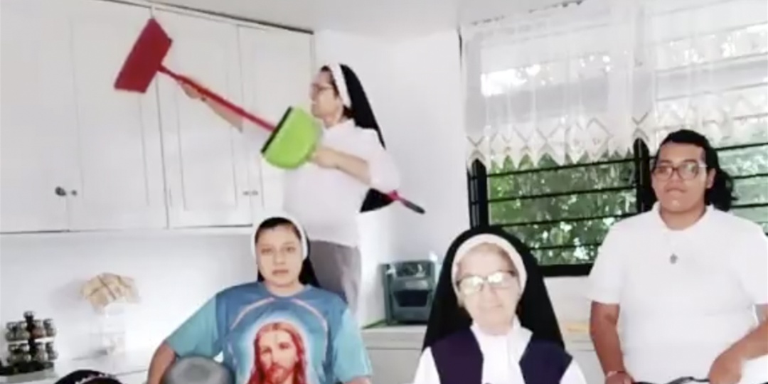 Judith de Jesús Sace junto a sus compañeras en un fotograma extraído de Tik Tok. Judith de Jesús Sace junto a sus compañeras en un fotograma extraído de Tik Tok.