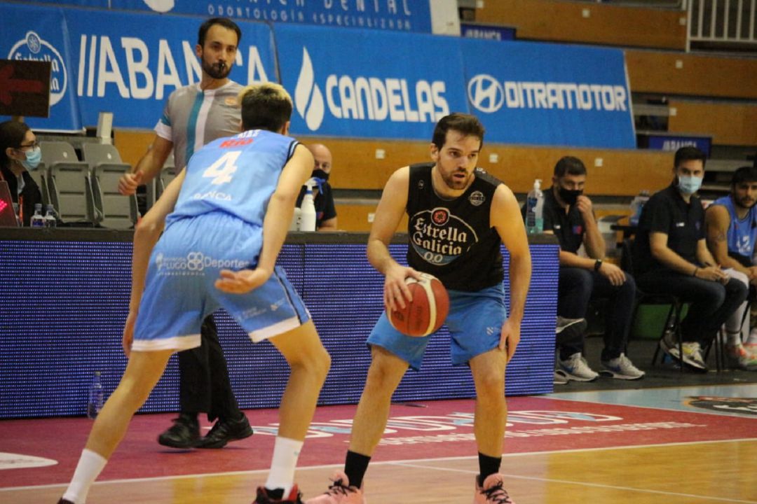 Una mala segunda mitad condena al COB en la Copa Galicia Una mala segunda mitad condena al COB en la Copa Galicia