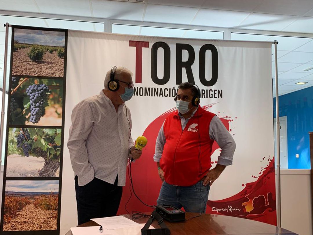 Nuestro compañero Enrique González junto a Carlos Gallego Nuestro compañero Enrique González junto a Carlos Gallego