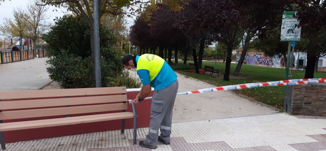 Precintan los parques Precintan los parques