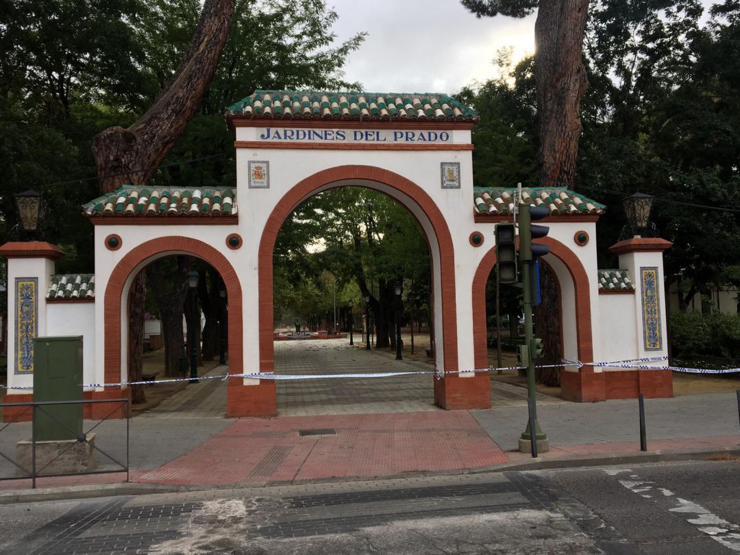 Los jardines del prado son unas de las zonas verdes precintadas Los jardines del prado son unas de las zonas verdes precintadas
