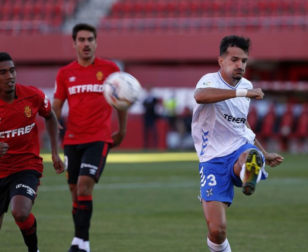 Álex Muñoz, durante la primera mitad. Álex Muñoz, durante la primera mitad.