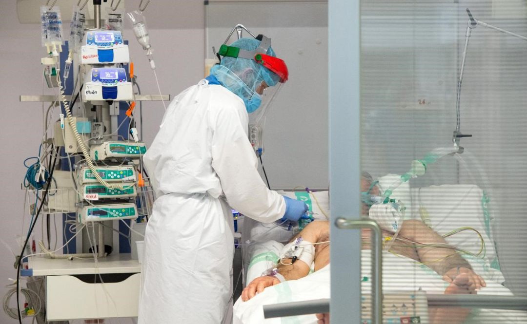 Paciente hospitalizados por COVID-19 Paciente hospitalizados por COVID-19