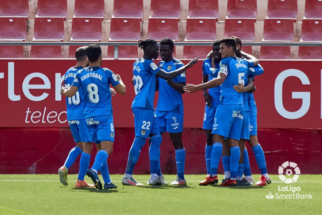 Els jugadors del Fuenlabrada celebrant el gol de la victòria. Els jugadors del Fuenlabrada celebrant el gol de la victòria.