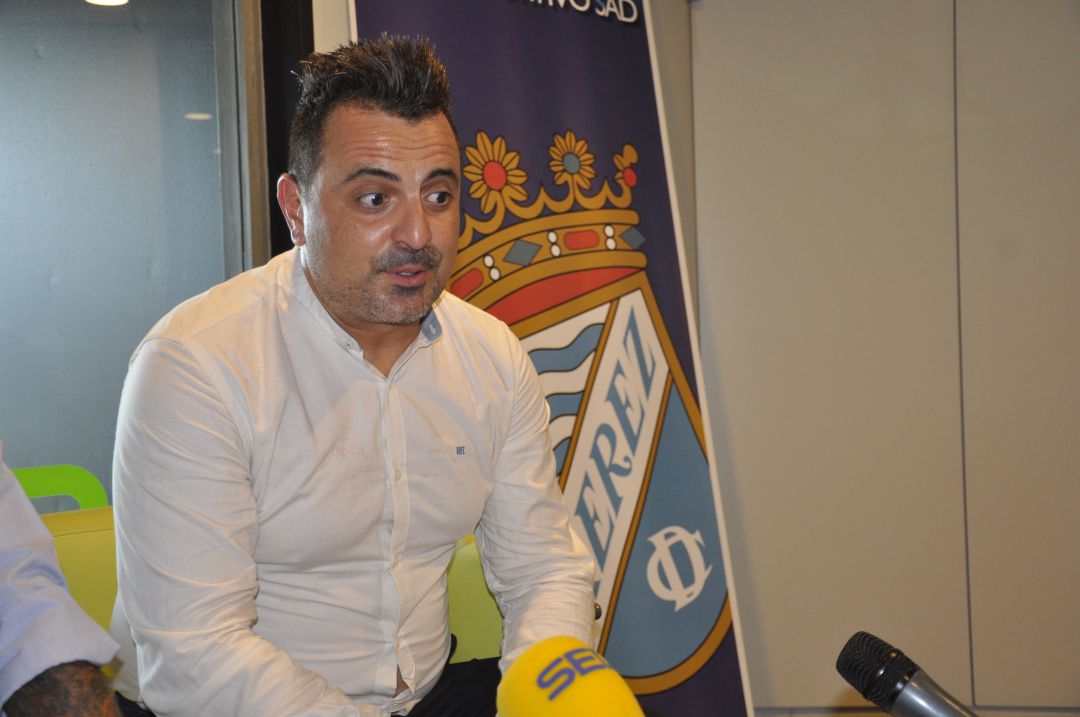Joaquin Poveda, entrenador del Xerez CD Joaquin Poveda, entrenador del Xerez CD