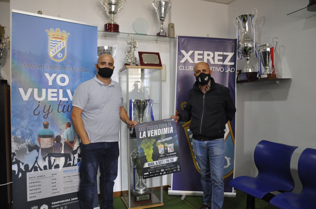 Juan Luis Gil "Titin" y José Luis Mateos en la sede del club Juan Luis Gil "Titin" y José Luis Mateos en la sede del club