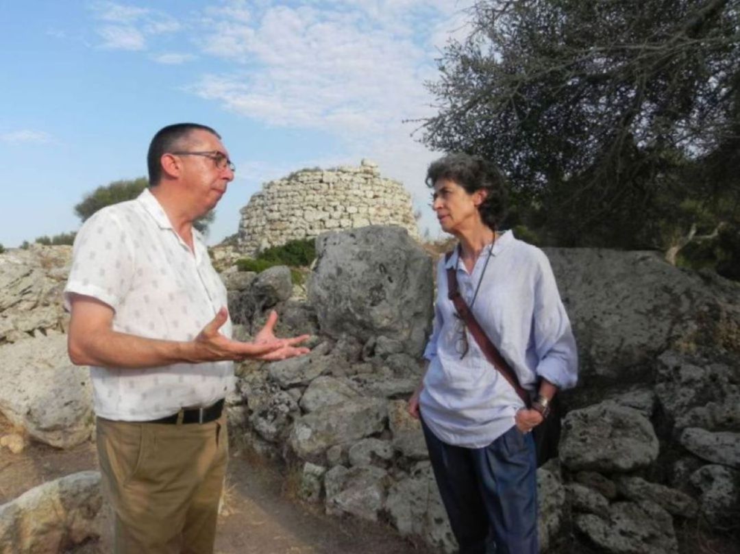 Després de consultar nombrosos experts el Consell ja té a punt el nou expedient de la Menorca Talaiòtica per aconseguir el reconeixement de la Unesco com a Patrimoni de la Humanitat. Després de consultar nombrosos experts el Consell ja té a punt el nou expedient de la Menorca Talaiòtica per aconseguir el reconeixement de la Unesco com a Patrimoni de la Humanitat.