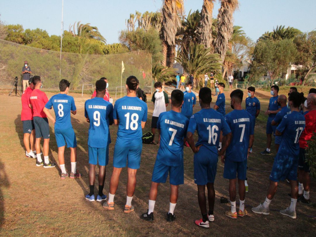 Una de las sesiones de entrenamiento en el campo de golf de Costa Teguise. Una de las sesiones de entrenamiento en el campo de golf de Costa Teguise.