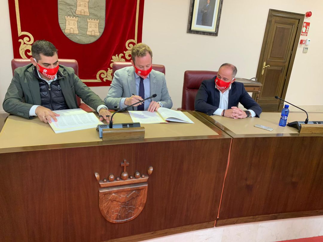 Firma del convenio entre la Asociación de Empresarios de Hostelería y Turismo de Albacete y el Ayuntamiento de la capital. Firma del convenio entre la Asociación de Empresarios de Hostelería y Turismo de Albacete y el Ayuntamiento de la capital.