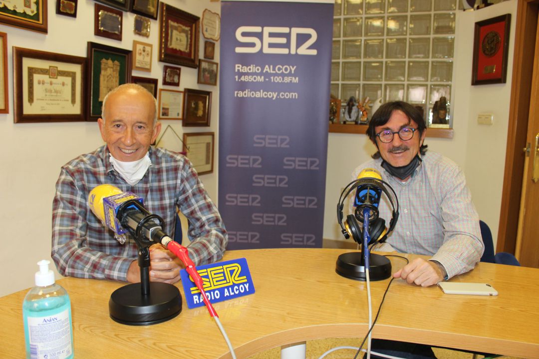 Juan Carlos Ripoll y Benito Sáez, tesorero y presidente de la Agrupación Fotográfica Alcoyana Juan Carlos Ripoll y Benito Sáez, tesorero y presidente de la Agrupación Fotográfica Alcoyana