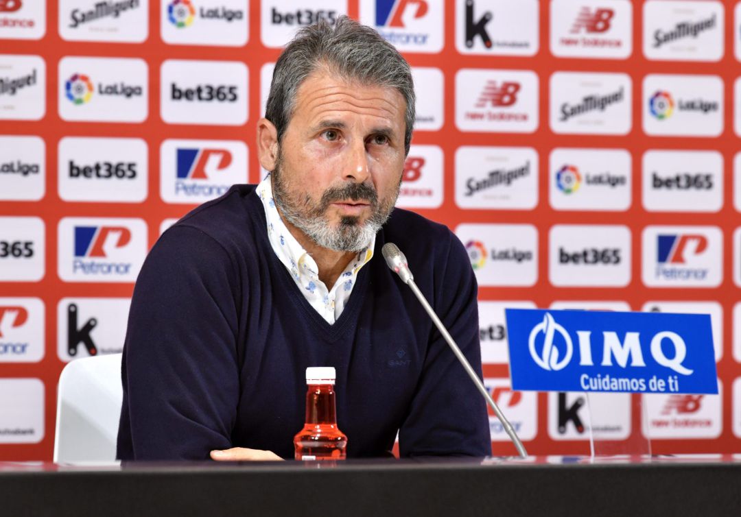 Rafa Alkorta, durante una rueda de prensa Rafa Alkorta, durante una rueda de prensa