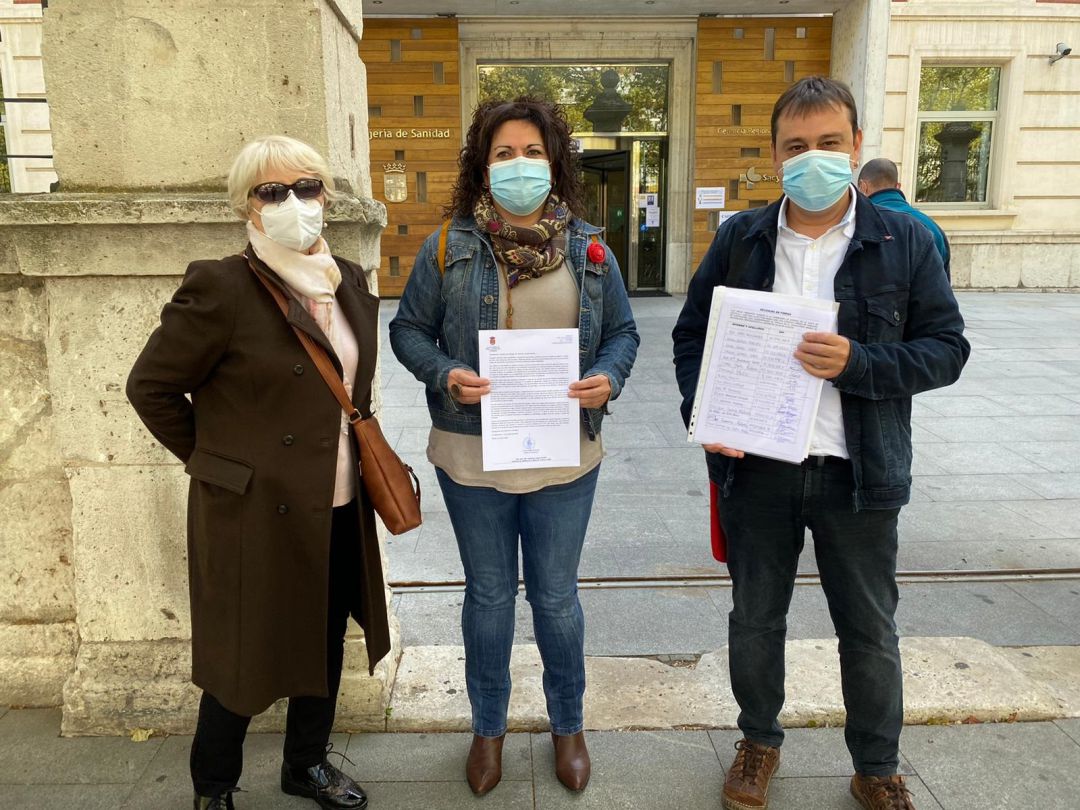 Firmas de los vecinos de Castronuño solicitando la permanencia de su doctora Firmas de los vecinos de Castronuño solicitando la permanencia de su doctora