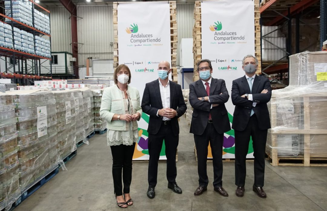 Donación de más de 400.000 kilos de alimentos para familias vulnerables a causa del Covid-19, a través del programa 'Andaluces Compartiendo' Donación de más de 400.000 kilos de alimentos para familias vulnerables a causa del Covid-19, a través del programa 'Andaluces Compartiendo'
