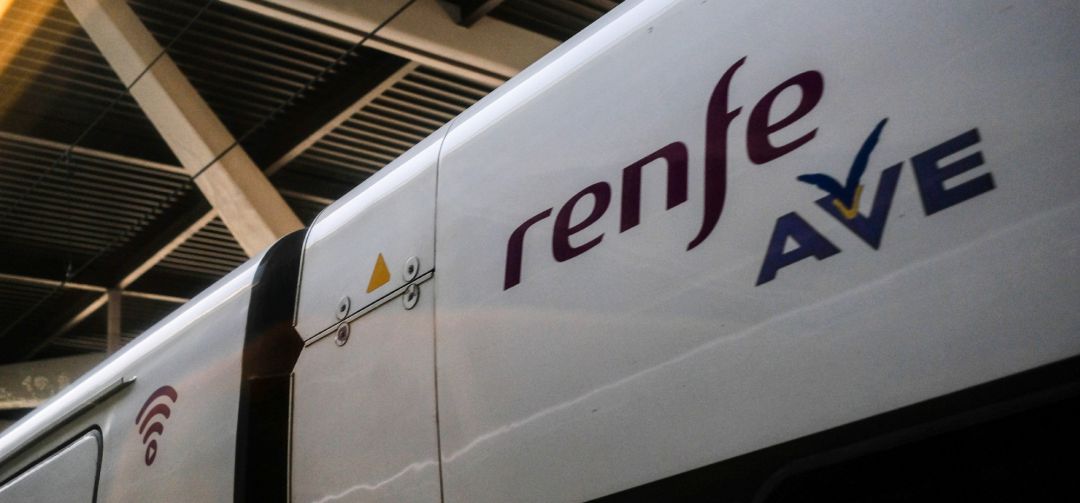 Vagón de un tren AVE de Renfe Vagón de un tren AVE de Renfe