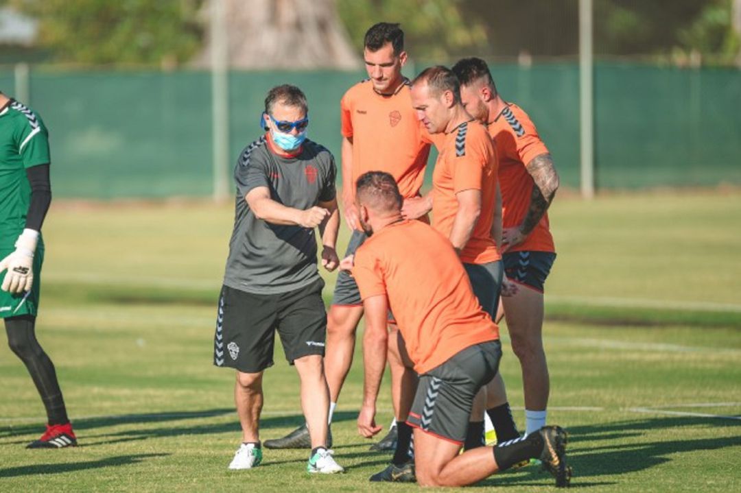Una sesión de entrenamiento reciente del Elche en Algorfa Una sesión de entrenamiento reciente del Elche en Algorfa