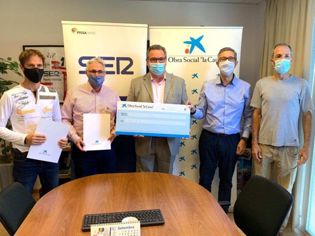 Radio Mallorca y la Fundación “la Caixa” entregan 6.000€ a ASPACE, ASNIMO y Mater Misericordiae Radio Mallorca y la Fundación “la Caixa” entregan 6.000€ a ASPACE, ASNIMO y Mater Misericordiae