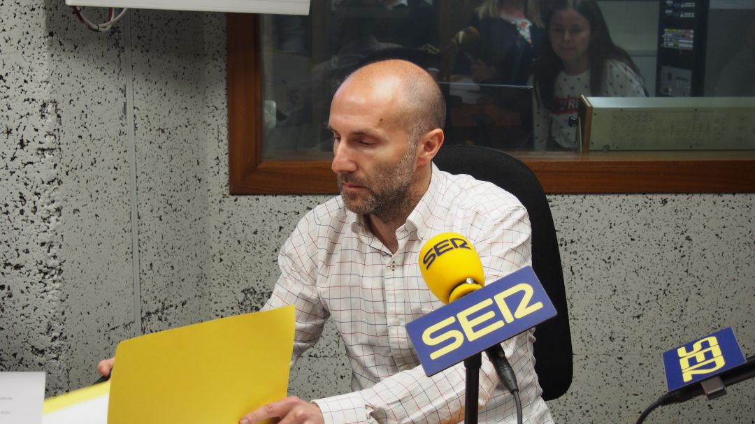 Gonzalo Pérez Jácome en el estudio Ramón Puga Gonzalo Pérez Jácome en el estudio Ramón Puga