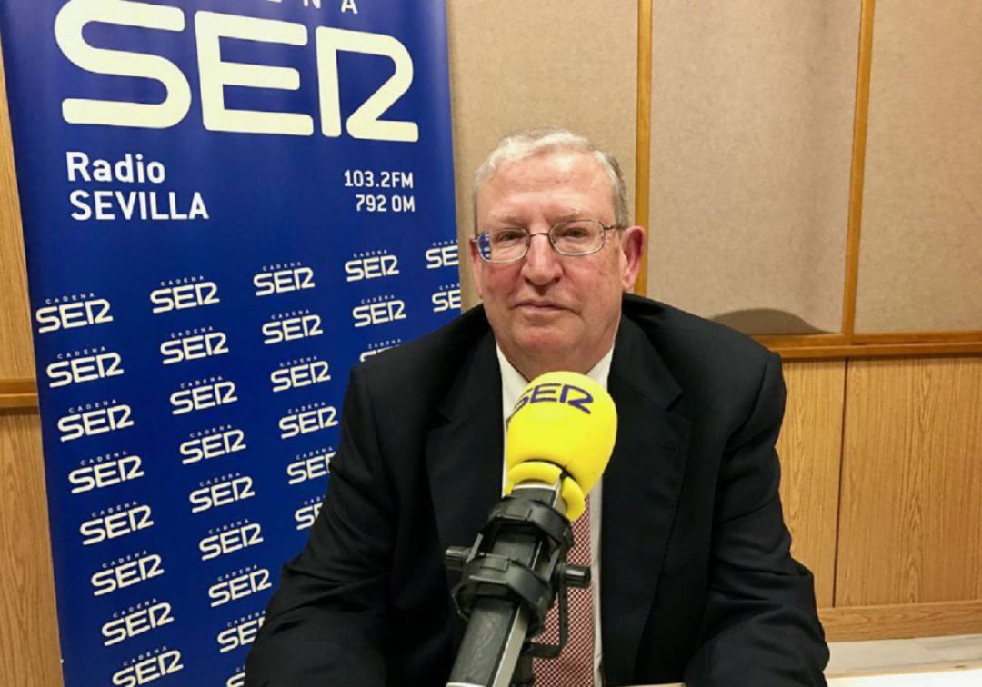 Imagen de archivo de Francisco Vélez en los estudios de Radio Sevilla Imagen de archivo de Francisco Vélez en los estudios de Radio Sevilla
