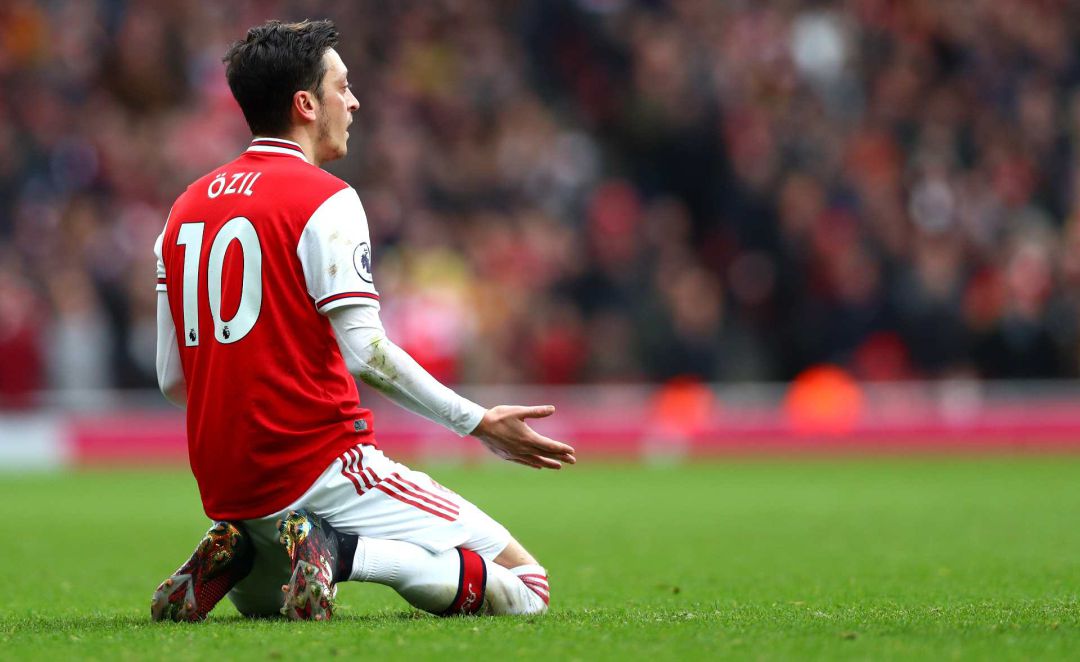 Mesut Özil, en un partido del Arsenal. Mesut Özil, en un partido del Arsenal.