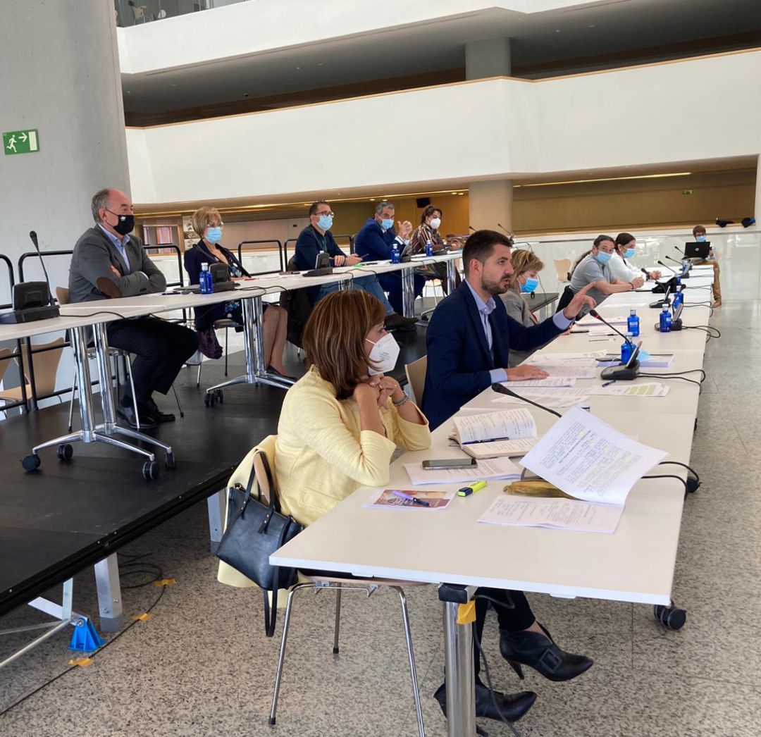 Concejales del PSOE y de Podemos en el pleno extrarodinario de Ordenanzas celebrado en el Forum Evolución Concejales del PSOE y de Podemos en el pleno extrarodinario de Ordenanzas celebrado en el Forum Evolución
