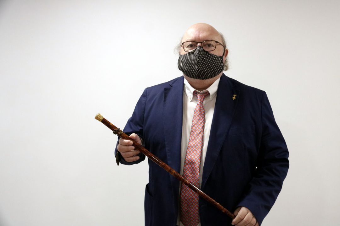 Jordi Soler, amb la vara d'alcalde després de prosperar la moció de censura Jordi Soler, amb la vara d'alcalde després de prosperar la moció de censura