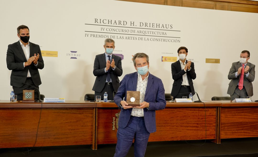 El artesano ubetense Paco Luis Martos recoge el Premio de las Artes de la Construcción El artesano ubetense Paco Luis Martos recoge el Premio de las Artes de la Construcción